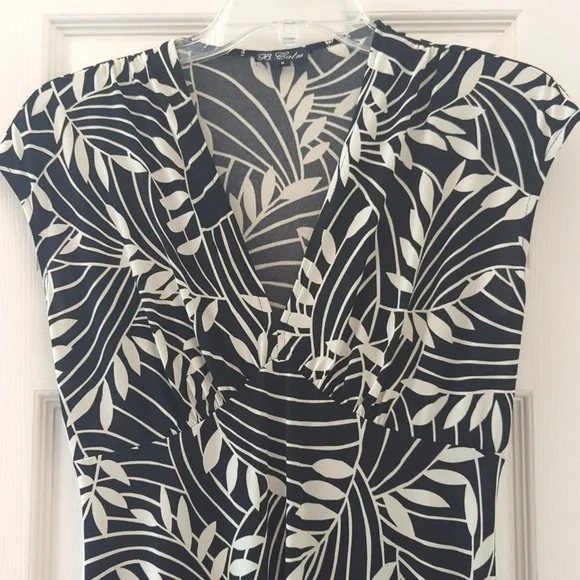 B. Calm Dress Stretchy Midi V Neck Cap Sleeve Size 6 - Picture 4 of 5
